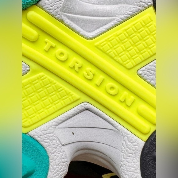 The adidas Men’s Navy Yung-96 Chasm With Neon Accents Sneakers US 10.5 - Picture 9 of 13